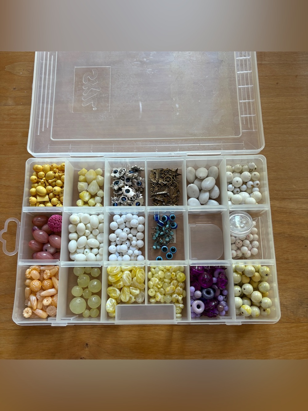 Clear Plastic Compartment Bead Storage Box - White and Yellow Beads